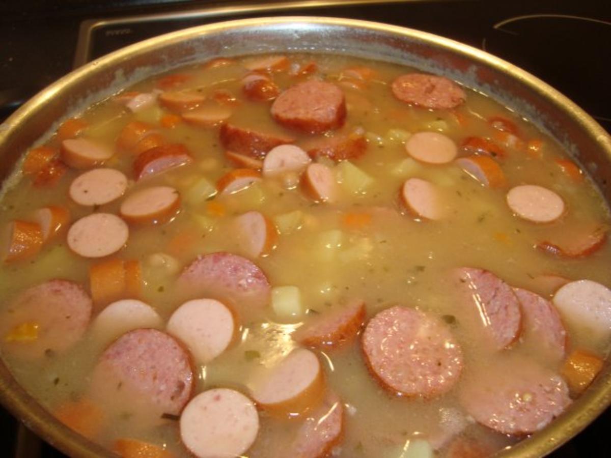 weisse Bohnensuppe mit zweierlei Würstchen - Rezept - kochbar.de