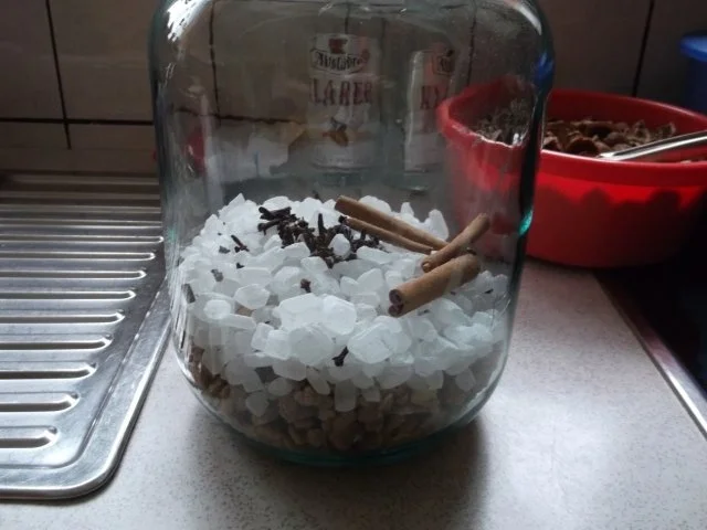 Rezept: Walnußlikör Bild Nr. 5 Walnußlikör - Rezept - Bild Nr. 5