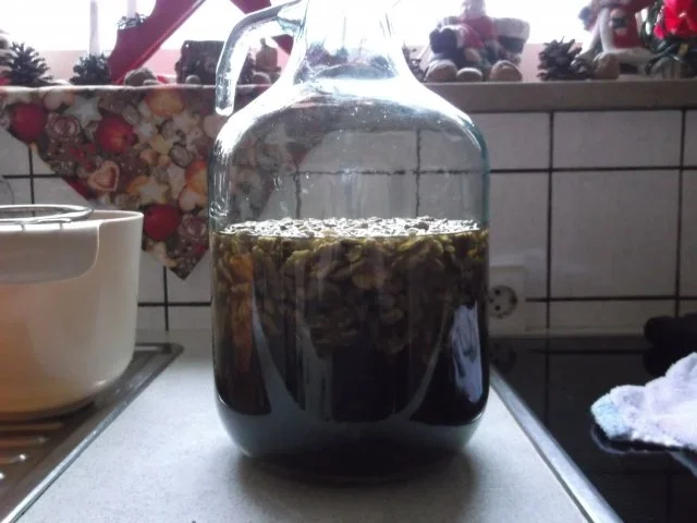 Rezept: Walnußlikör Bild Nr. 7 Walnußlikör - Rezept - Bild Nr. 7