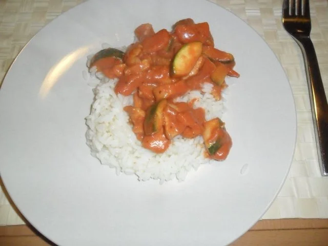 Rezept: Hähnchengeschnetzeltes mit Gemüse Hähnchengeschnetzeltes mit Gemüse - Rezept