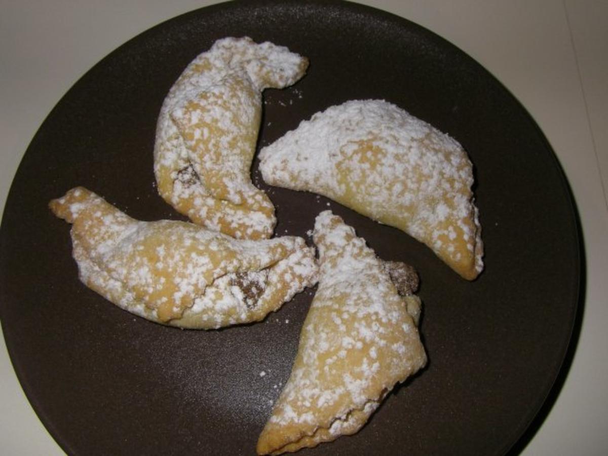 Nusskipferl nach einem Rezept meiner Grosstante - Rezept mit Bild ...