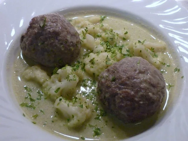 Rezept: Blumenkohlsüppchen mit Wildschwein – Hack - Klößchen.... Blumenkohlsüppchen mit Wildschwein – Hack - Klößchen.... - Rezept