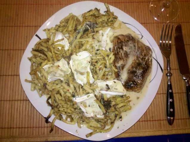 Geflügel: Mariniertes Putenschnitzel mit Bratspätzle und Käse-Sahne-Soße - Rezept - Bild Nr. 9