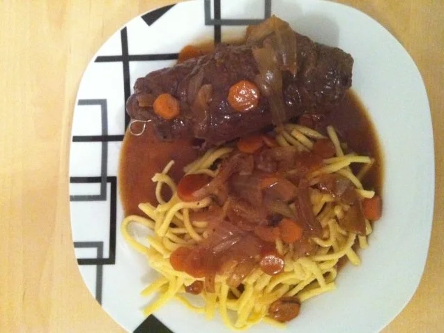 Rezept: Kräuterrouladen in Rotweinsauce Bild Nr. 2 Kräuterrouladen in Rotweinsauce - Rezept - Bild Nr. 2