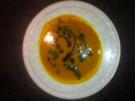 Kürbissuppe mit Koriander-Pesto für Feinschmecker - Rezept
