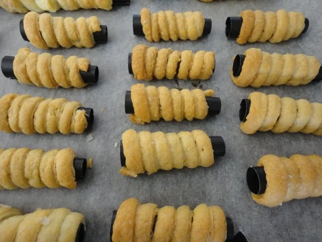 Blätterteig Lachs Creme Röllchen an Rucola - Rezept - Bild Nr. 5