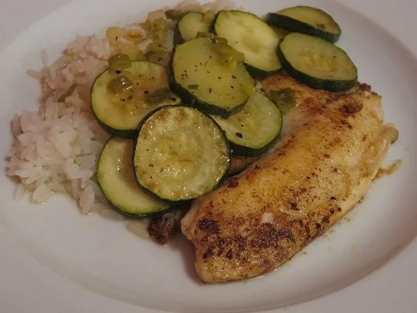 Rezept: Tilapia mit Zucchinigemüse Tilapia mit Zucchinigemüse - Rezept