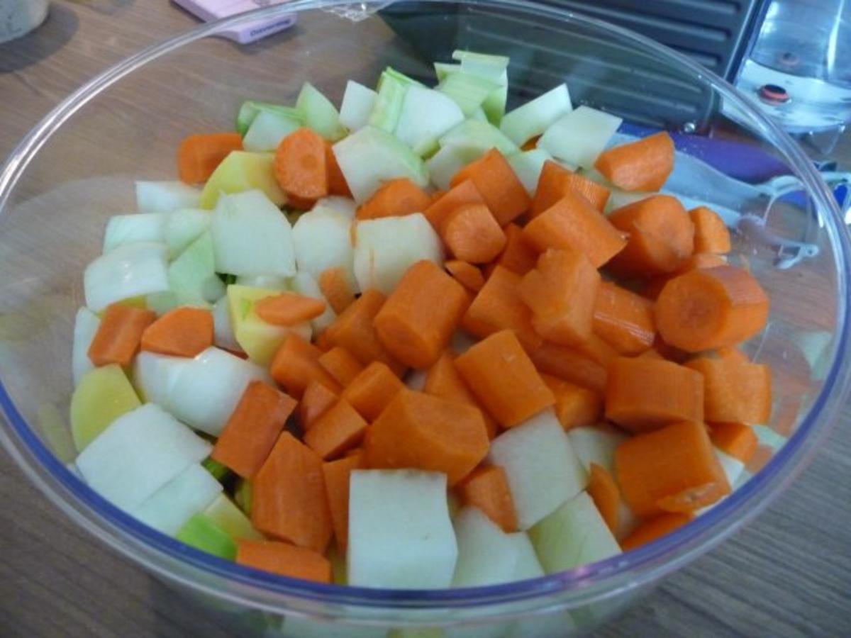 Suppen & Eintöpfe : Gemüsesuppe mit geräuchertem Schweinehals -kamm- - Rezept - Bild Nr. 6