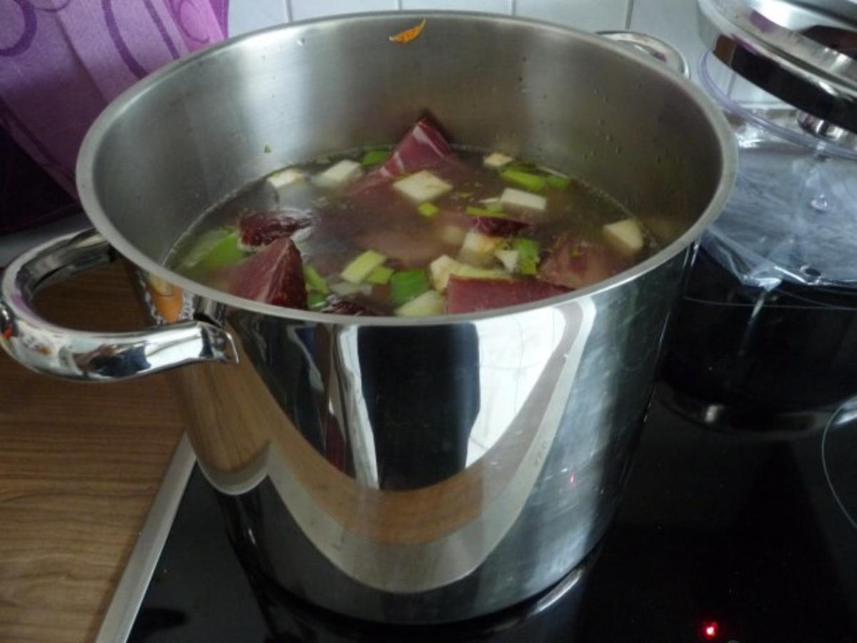 Suppen & Eintöpfe : Gemüsesuppe mit geräuchertem Schweinehals -kamm- - Rezept - Bild Nr. 8