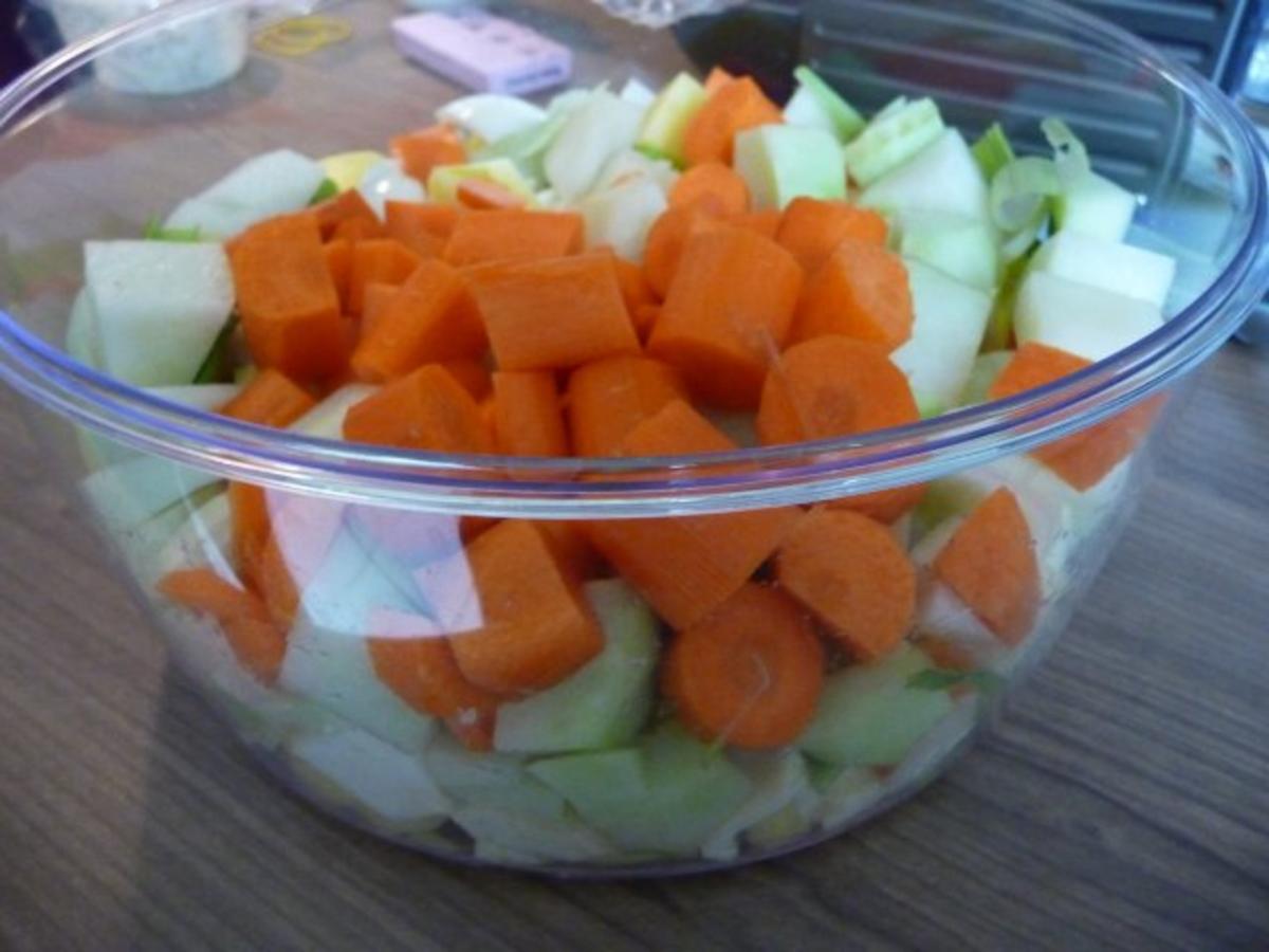 Suppen & Eintöpfe : Gemüsesuppe mit geräuchertem Schweinehals -kamm- - Rezept - Bild Nr. 7