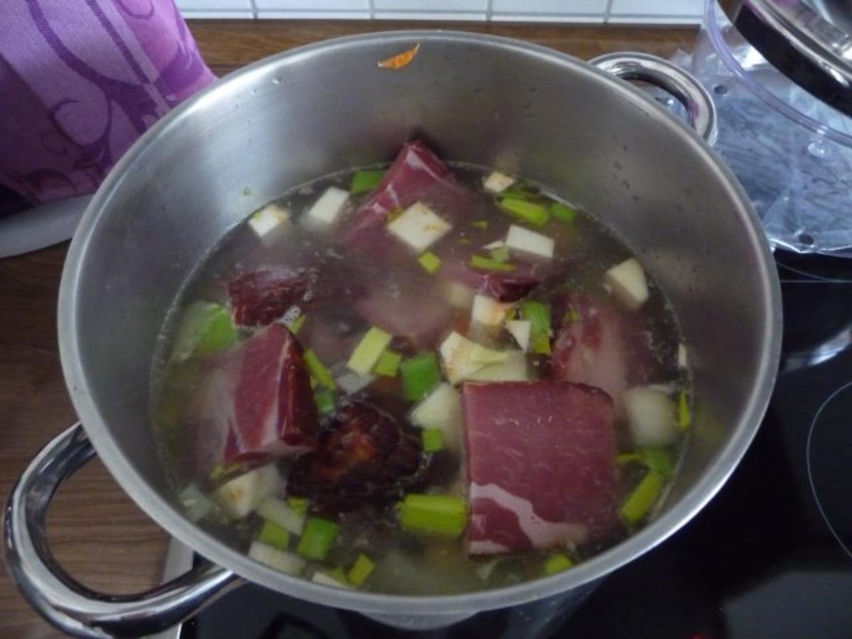 Suppen & Eintöpfe : Gemüsesuppe mit geräuchertem Schweinehals -kamm- - Rezept - Bild Nr. 9
