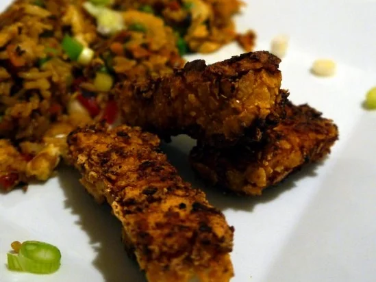 Scharfe Fischnuggets mit Bratreis - Rezept