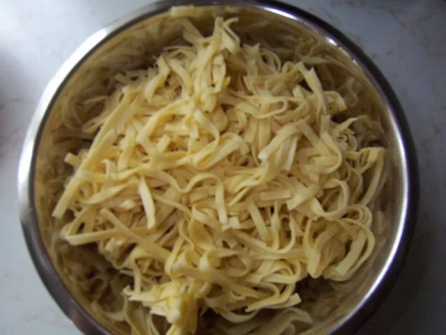 Frische Tagliatelle mit pikanter Gemüse- Hähnchenbrustsauce - Rezept - Bild Nr. 4