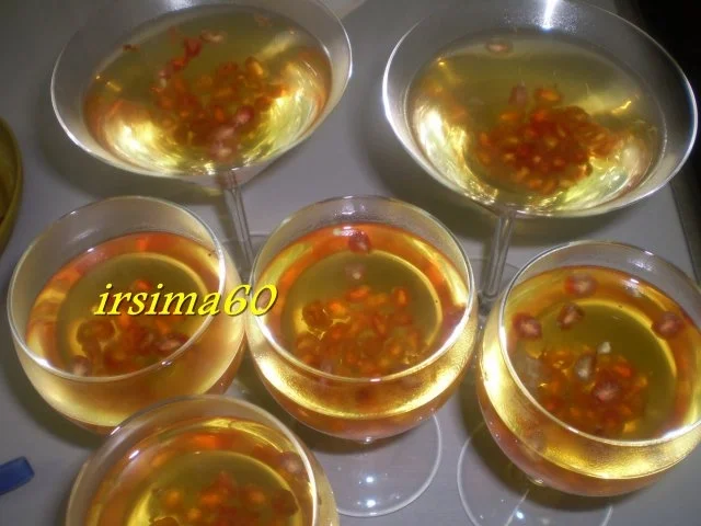 Götterspeise mit Granatapfelkernen - Rezept - Bild Nr. 5