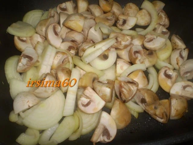 Hackbällchen in  pikanter Tomaten - Champignonsoße - Rezept - Bild Nr. 7