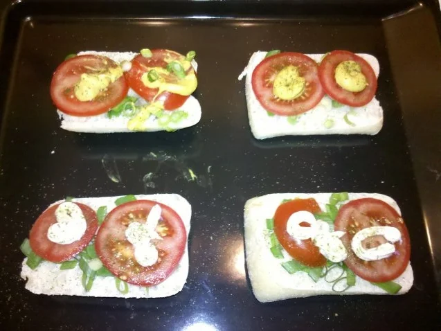 Rezept: Abendbrot: Überbackene Steinofenbrötchen Bild Nr. 2 Abendbrot: Überbackene Steinofenbrötchen - Rezept - Bild Nr. 2