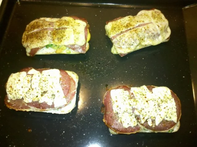 Rezept: Abendbrot: Überbackene Steinofenbrötchen Bild Nr. 5 Abendbrot: Überbackene Steinofenbrötchen - Rezept - Bild Nr. 5