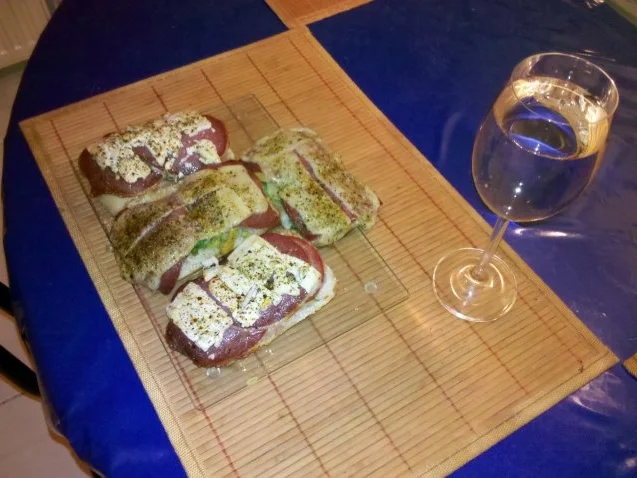 Rezept: Abendbrot: Überbackene Steinofenbrötchen Bild Nr. 6 Abendbrot: Überbackene Steinofenbrötchen - Rezept - Bild Nr. 6