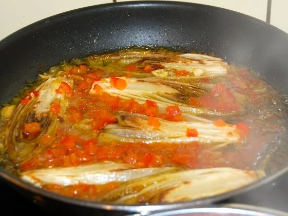 GESCHMORTE BRÜSSELER SPITZEN MIT TOMATEN   (CHICOREE / ENDIVES BELGES) - Rezept - Bild Nr. 8