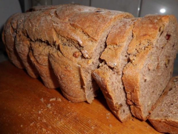 Walnussbrot mmhhh.. wie das duftet, wenn ihr es nur riechen könntet ...