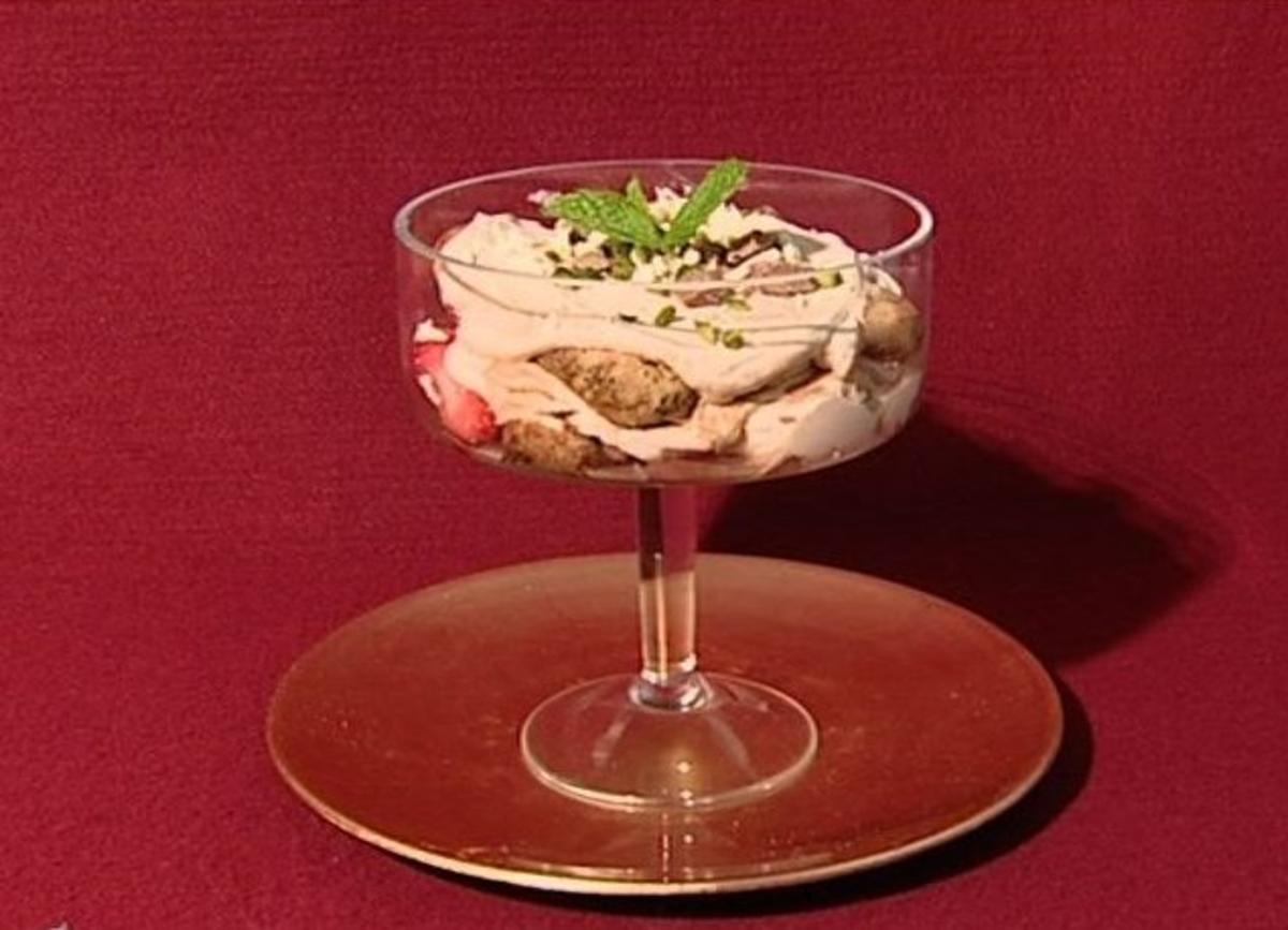 Bilder für Anninas süße Verführung - Erdbeer-Tiramisu (Annina Ucatis) - Rezept