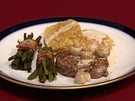 Rinderfilet mit Serviettenklößen und Bohnen im Speckmantel (Norman Langen) - Rezept