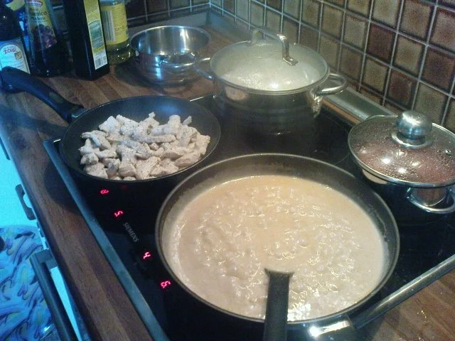 Hähnchenstreifen in Erdnuss-Kokos-Sauce - Rezept