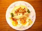 Speck-Zwiebel-Püree mit Ei - Rezept