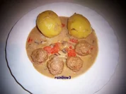 Kochen: Jäger-Bällchen in Rotwein-Sahne-Sauce - Rezept