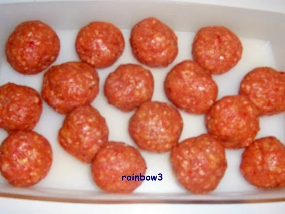 Rezept: Kochen: Jäger-Bällchen in Rotwein-Sahne-Sauce Bild Nr. 7 Kochen: Jäger-Bällchen in Rotwein-Sahne-Sauce - Rezept - Bild Nr. 7