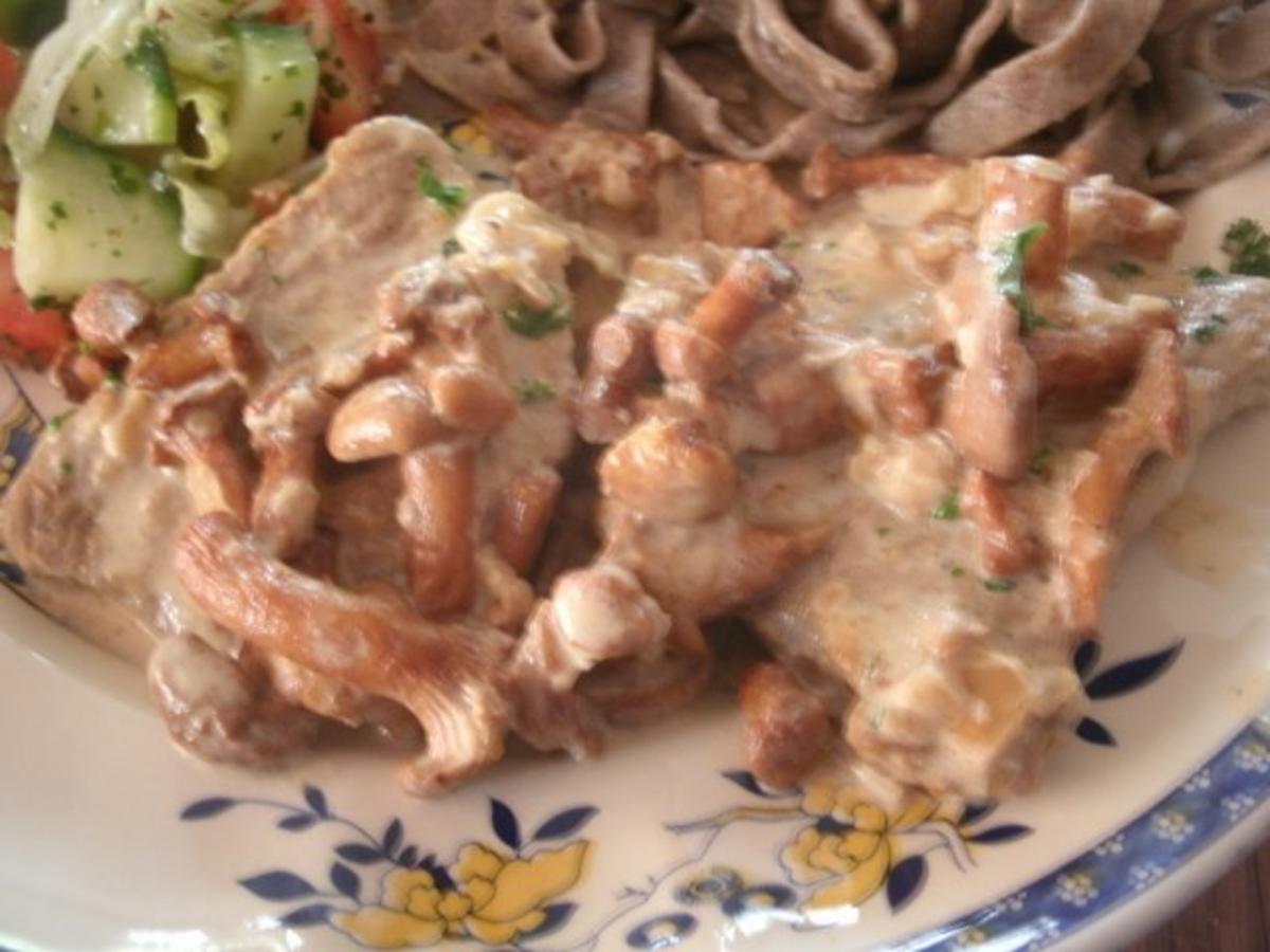 Kalbsmedallions mit Pfifferlingen - Rezept - Bild Nr. 2