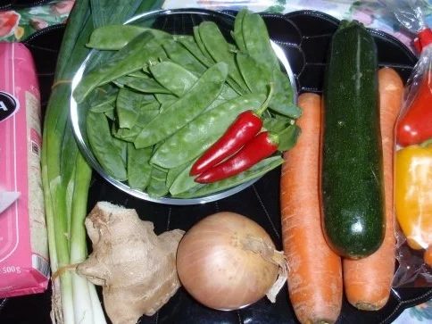 Pikante Fischnuggets mit Gemüsereis - Rezept - Bild Nr. 2