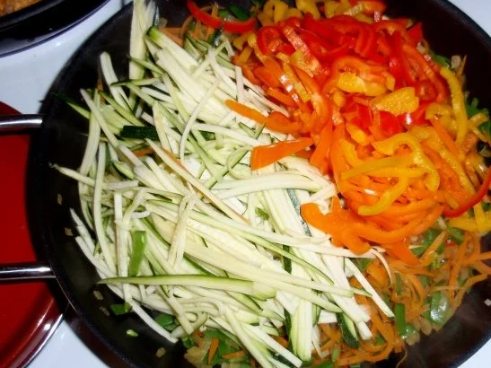 Pikante Fischnuggets mit Gemüsereis - Rezept - Bild Nr. 9