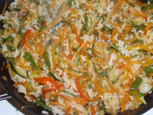 Pikante Fischnuggets mit Gemüsereis - Rezept - Bild Nr. 12