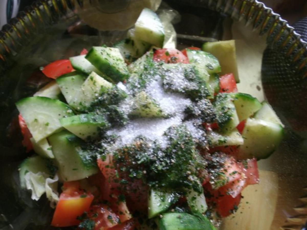 Kleiner gemischter Salat in Kräutervinagrette - Rezept - Bild Nr. 2