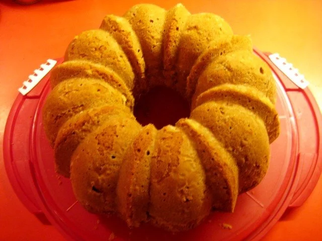 Rezept: Gugelhupf mit Äpfeln Gugelhupf mit Äpfeln - Rezept