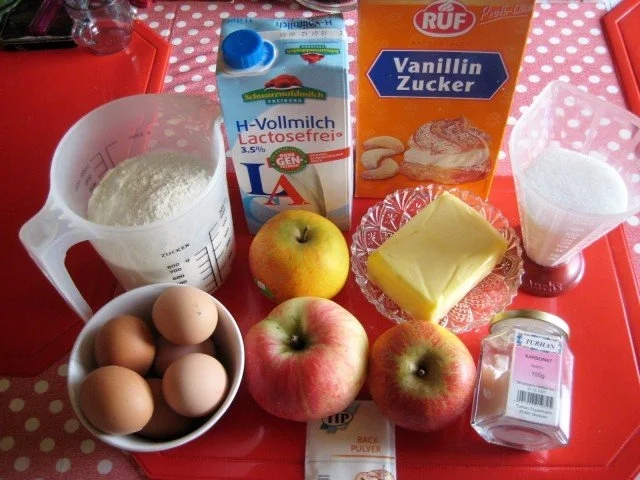 Rezept: Gugelhupf mit Äpfeln Bild Nr. 2 Gugelhupf mit Äpfeln - Rezept - Bild Nr. 2