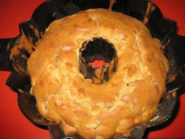 Rezept: Gugelhupf mit Äpfeln Bild Nr. 13 Gugelhupf mit Äpfeln - Rezept - Bild Nr. 13