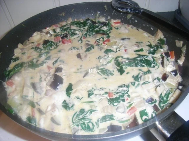 Rezept: BiNe` S TORTELLINI - SPINAT - LACHSAUFLAUF Bild Nr. 6 BiNe` S TORTELLINI - SPINAT - LACHSAUFLAUF - Rezept - Bild Nr. 6