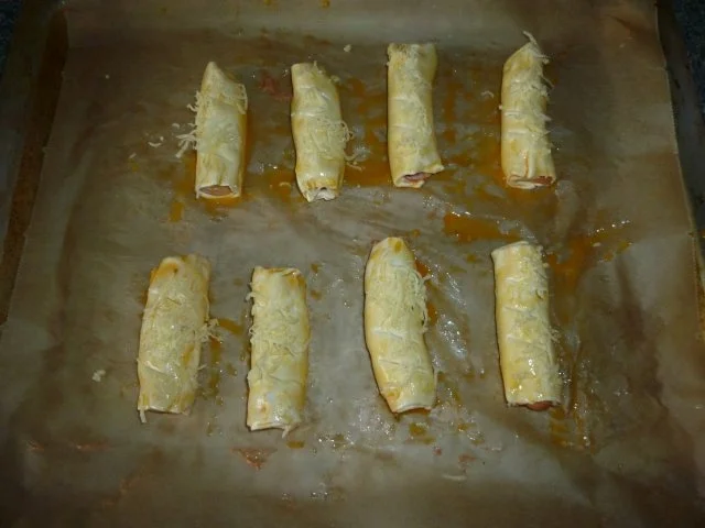 Würstchen im Blätterteig- mit Ketchup.- Basilikumfüllung - Rezept - Bild Nr. 4