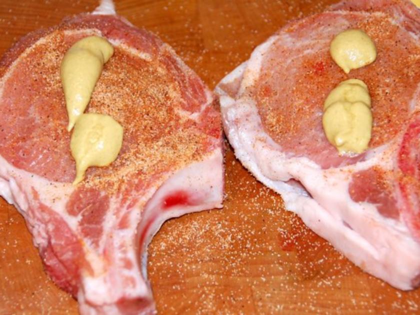 GEFÜLLTE KOTELETTS VOM SCHWEIN IN KNUSPRIGER PANADE - einfach - 262 ...