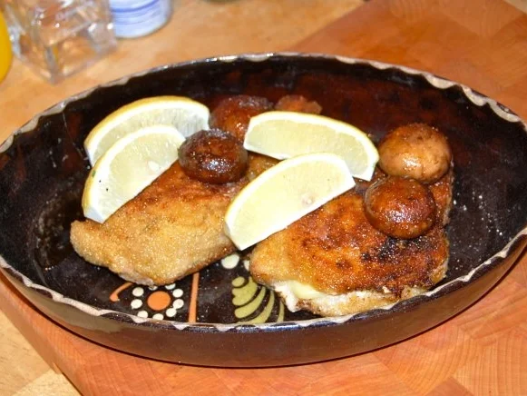 GEFÜLLTE KOTELETTS VOM SCHWEIN IN KNUSPRIGER PANADE - Rezept - Bild Nr. 10