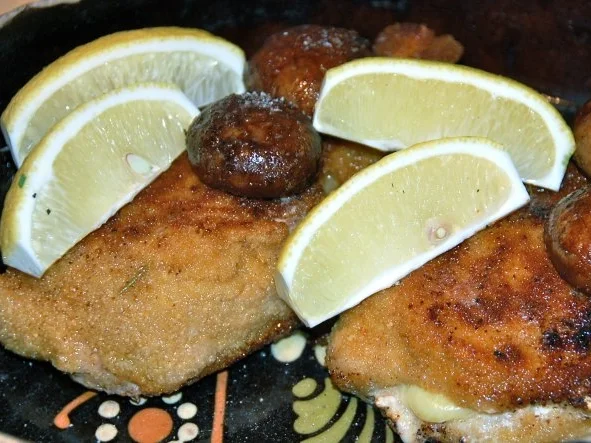 GEFÜLLTE KOTELETTS VOM SCHWEIN IN KNUSPRIGER PANADE - Rezept - Bild Nr. 11