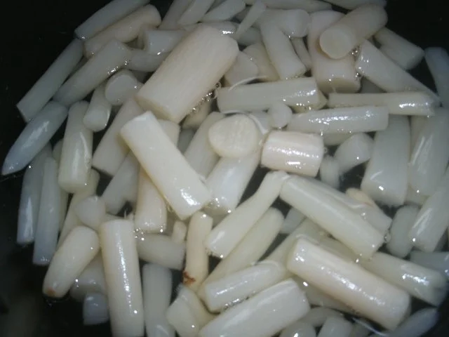 Rezept: Schwarzwurzeln in feiner Orangensoße Bild Nr. 2 Schwarzwurzeln in feiner Orangensoße - Rezept - Bild Nr. 2