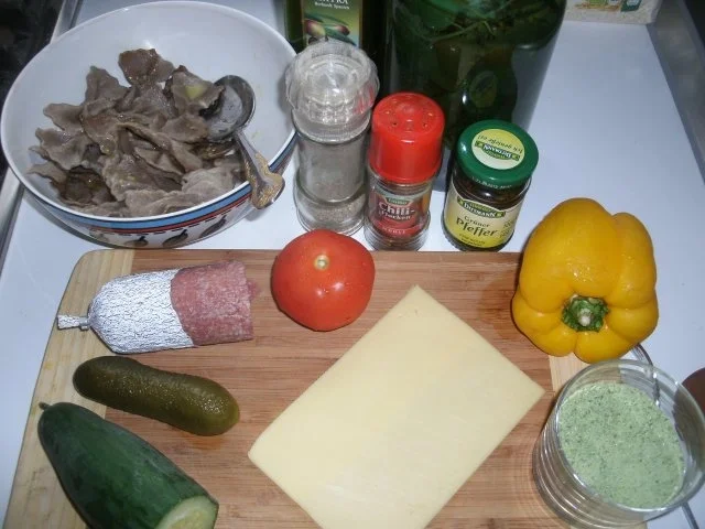 Bunter Buchweizennudelsalat mit grünem Pfeffer - Rezept - Bild Nr. 2