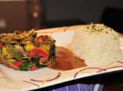 Asiatische Gemüsepfanne an scharfer Kokossauce - Rezept