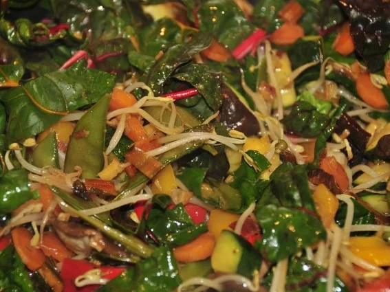 Asiatische Gemüsepfanne an scharfer Kokossauce - Rezept - Bild Nr. 8