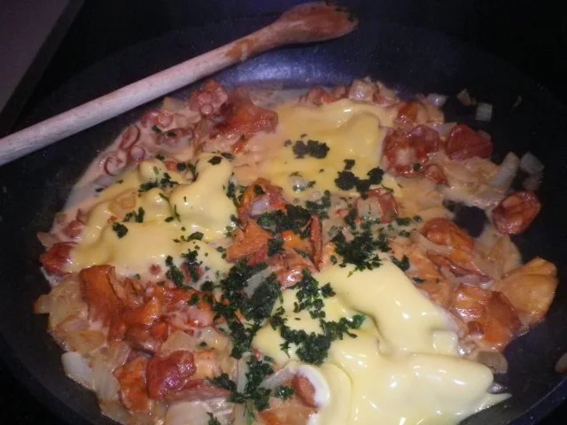 Rezept: Schweinemedallions mit Pfifferlingen in Kräutersauce Bild Nr. 2 Schweinemedallions mit Pfifferlingen in Kräutersauce - Rezept - Bild Nr. 2