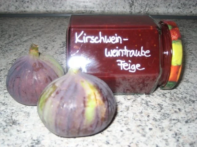Rezept: Kirschwein-Weintrauben-Feigen-Marmi Kirschwein-Weintrauben-Feigen-Marmi - Rezept