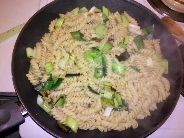 Rezept: Fisch: Lauch-Thunfisch-Pfanne Bild Nr. 6 Fisch: Lauch-Thunfisch-Pfanne - Rezept - Bild Nr. 6